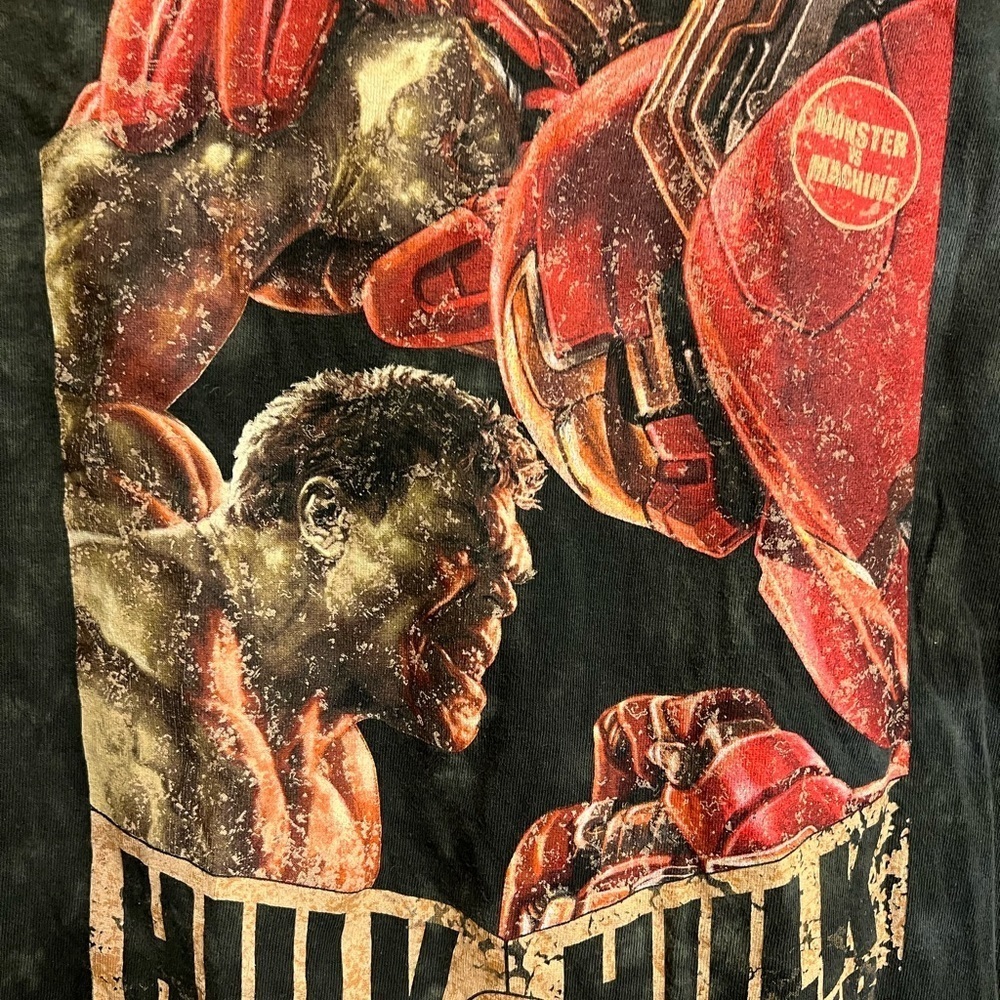 Avengers Hulk Vs Hulk Bust T-Shirt View 2